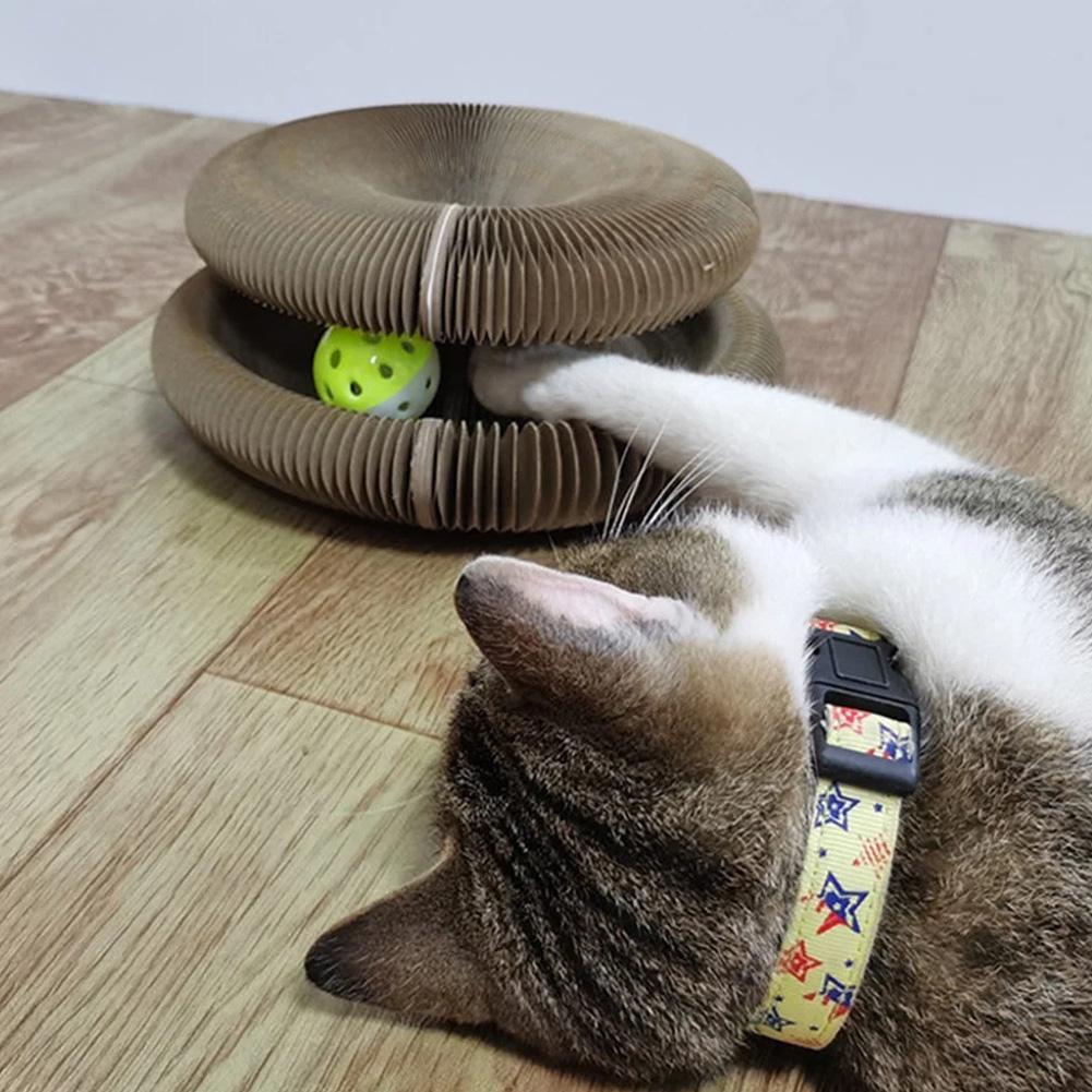 Cat Dynamo Scratcher